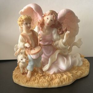 Seraphim Classics Angels, Cecilia Gift From The Heart Figurine
